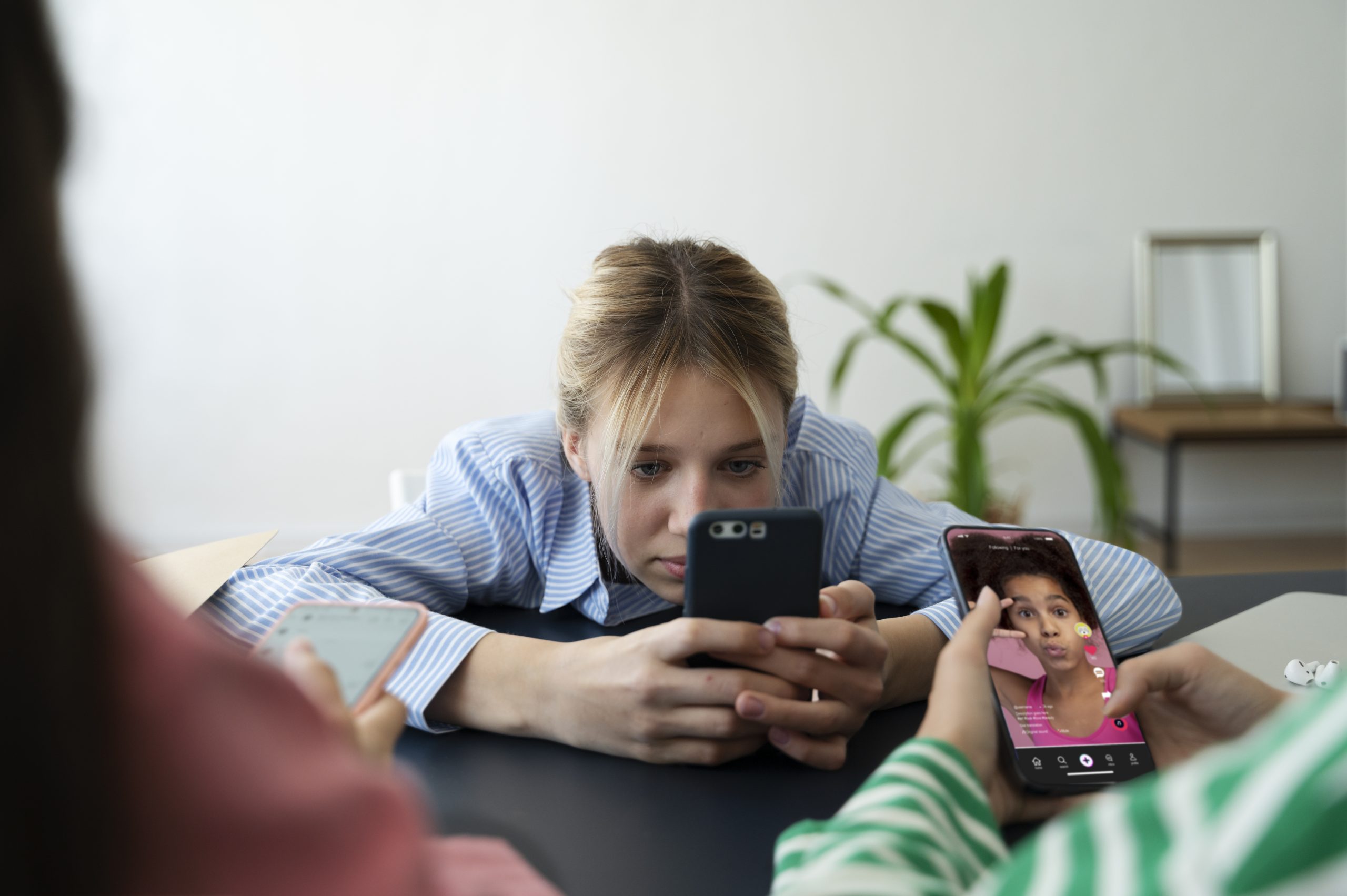 How Social Media Affects Mental Health 