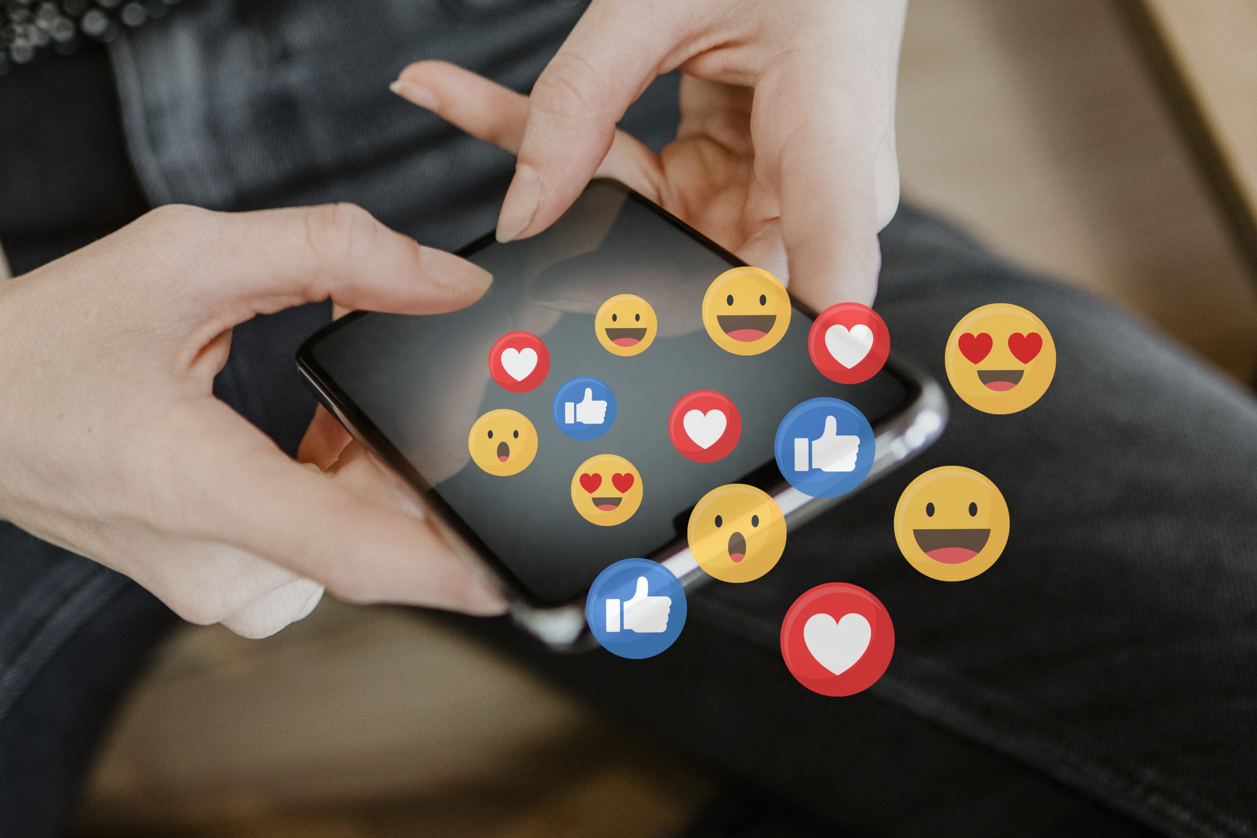 How Social Media Affects on Mental Health in Adults 